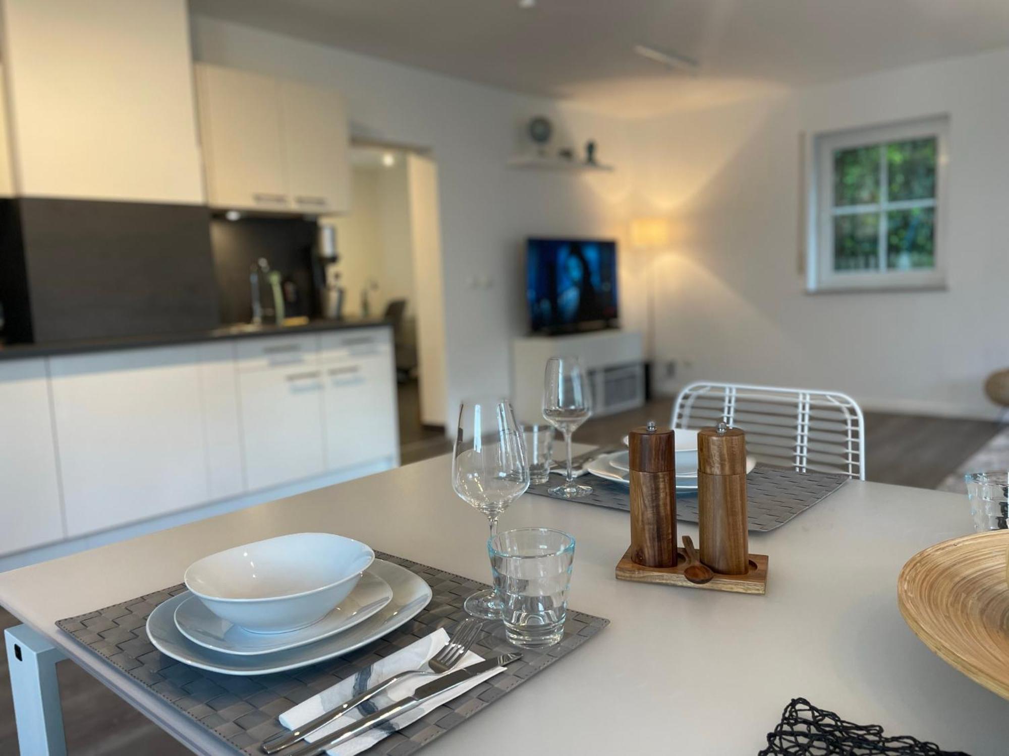 Perfekt Fuer 6! Kueche Netflix Bbq Parkplaetze Apartment Haar (Munich)