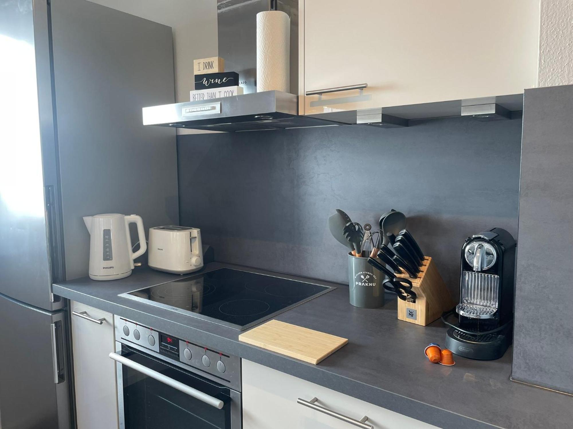 Apartment Perfekt Fuer 6! Kueche Netflix Bbq Parkplaetze *