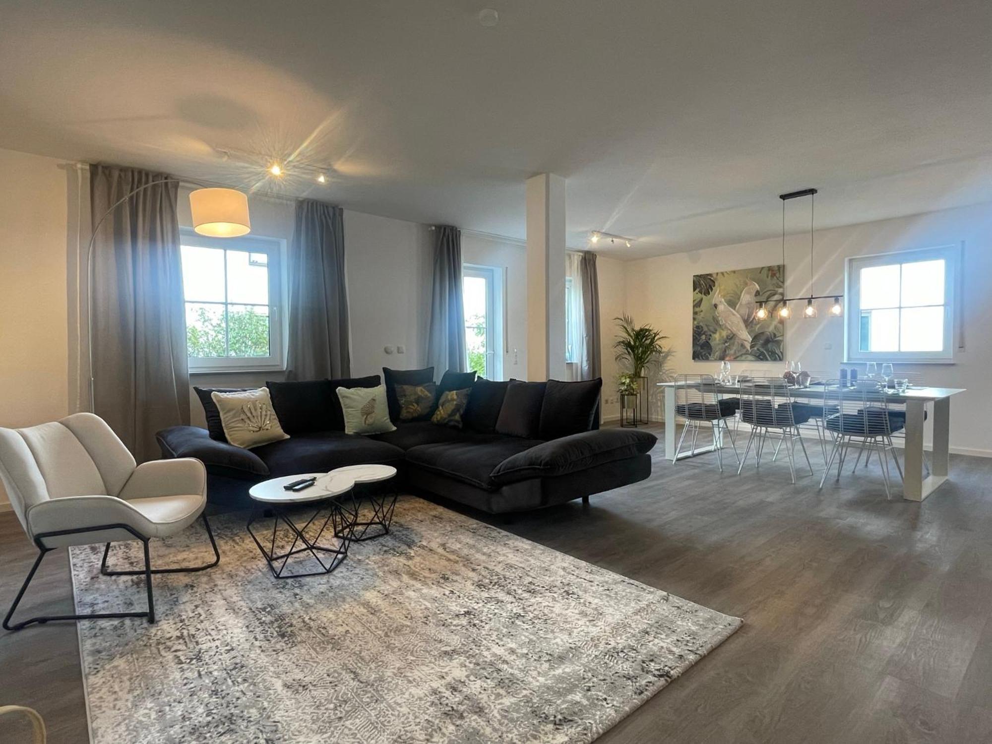 Apartment Perfekt Fuer 6! Kueche Netflix Bbq Parkplaetze *
